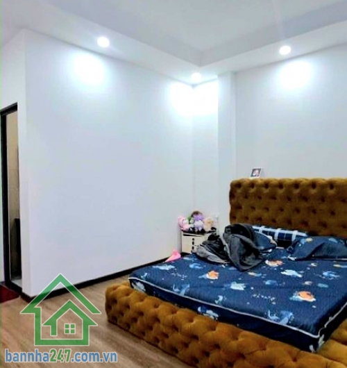CHỈ 8,8 TỶ – NHÀ MỚI 6 TẦNG BTCT – SÁT MẶT TIỀN – TRUNG TÂM TÂN PHÚ - 3PN – 4WC * Diện tích: 5 x 9.5m – sổ vuông vức * Kết cấu: 6 tầng BTCT (Trệt + lửng + 3 lầu + sân thượng) 