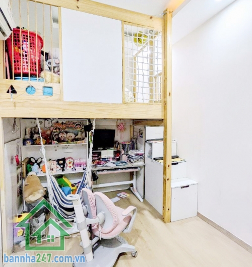 CHỈ 7,3 TỶ - TRUNG TÂM QUẬN 10 – LÔ GÓC NỞ HẬU 35M² – 2 TẦNG – SÁT MẶT TIỀN –  Vị trí: Đường Hoà Hưng, P. Hoà Hưng, Q10, chỉ 20m thẳng tắp ra mặt tiền, khu trung tâm sầm uất – hiếm có căn thứ 2.