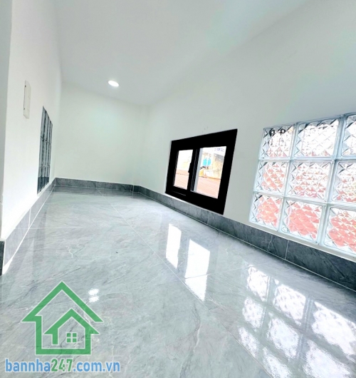 CHỈ 3,35 TỶ - NHÀ PHẠM VĂN BẠCH, TRẦN THÁNH TÔNG – HẺM 3M, GẦN Ô TÔ – FULL NỘI THẤT – SHR Diện tích: 21m² (3,2x6,6)m, công nhận 19m², vuông A4. Kết cấu: 2 tầng + lửng.