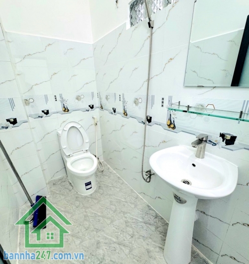 CHỈ 4,7 TỶ – HIẾM! NHÀ ĐẸP TÂN BÌNH – GẦN NHÀ GA T3 & SÂN BAY – 36M² – 2 TẦNG – VUÔNG A4 – HẺM BA GÁC VIVU Diện tích: 36m² (4 x 9m) – vuông A4, công nhận đủ