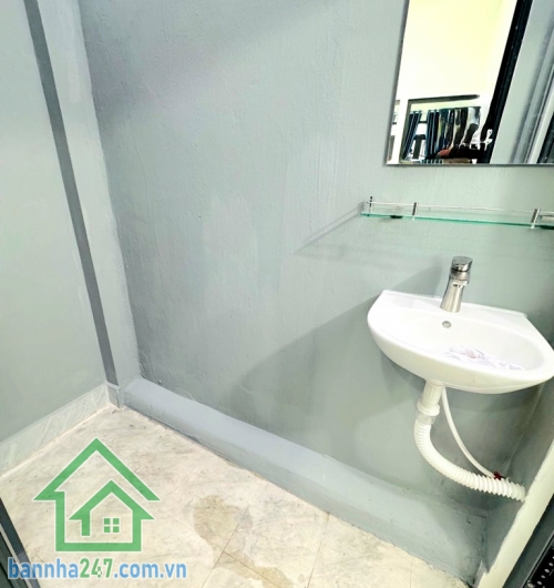 CHỈ 4,7 TỶ – HIẾM! NHÀ ĐẸP TÂN BÌNH – GẦN NHÀ GA T3 & SÂN BAY – 36M² – 2 TẦNG – VUÔNG A4 – HẺM BA GÁC VIVU Diện tích: 36m² (4 x 9m) – vuông A4, công nhận đủ