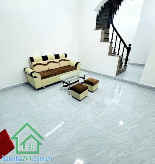 CHỈ 4,7 TỶ – HIẾM! NHÀ ĐẸP TÂN BÌNH – GẦN NHÀ GA T3 & SÂN BAY – 36M² – 2 TẦNG – VUÔNG A4 – HẺM BA GÁC VIVU Diện tích: 36m² (4 x 9m) – vuông A4, công nhận đủ