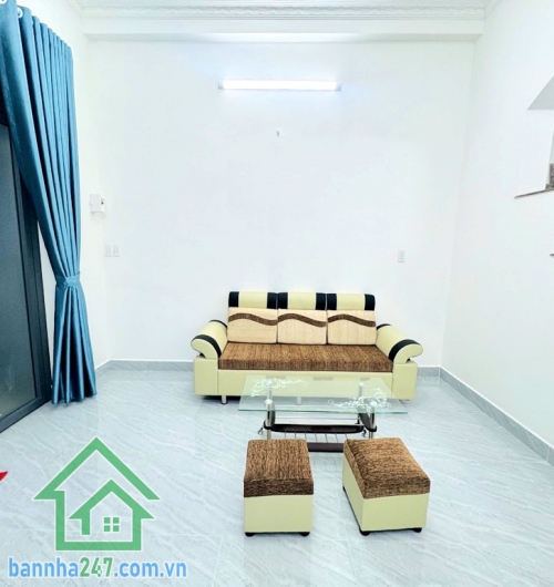 CHỈ 4,7 TỶ – HIẾM! NHÀ ĐẸP TÂN BÌNH – GẦN NHÀ GA T3 & SÂN BAY – 36M² – 2 TẦNG – VUÔNG A4 – HẺM BA GÁC VIVU Diện tích: 36m² (4 x 9m) – vuông A4, công nhận đủ