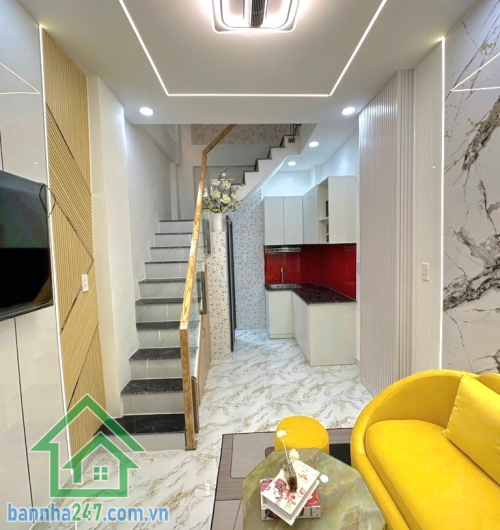 CHỈ 4,35 TỶ – NHÀ 3 TẦNG MỚI – NGAY CHỢ HỒ THỊ KỶ – HẺM Ô TÔ 8M DT: 15m² (2.7 x 6m, nở hậu tài lộc) – DTSD 45m².  Kết cấu: 3 tầng kiên cố – 2PN, 3WC.Tặng Full nội thất.