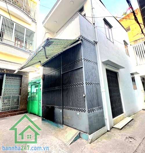 CHỈ 4,1 TỶ – HẺM BA GÁC 1 TRỤC – ĐƯỜNG 3/2 – P.2 – QUẬN 11 - DT 32M² – NHÀ 2 TẦNG ĐÚC – GẦN MẶT TIỀN – KHU PHỐ NGƯỜI HOA Kết cấu: • 1 trệt 1 lầu đúc thật • 2PN - 2WC