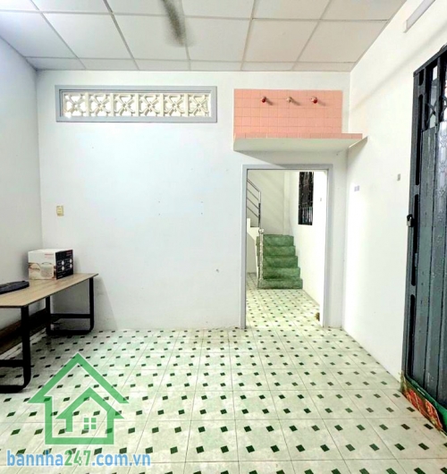 CHỈ 4,1 TỶ – HẺM BA GÁC 1 TRỤC – ĐƯỜNG 3/2 – P.2 – QUẬN 11 - DT 32M² – NHÀ 2 TẦNG ĐÚC – GẦN MẶT TIỀN – KHU PHỐ NGƯỜI HOA Kết cấu: • 1 trệt 1 lầu đúc thật • 2PN - 2WC