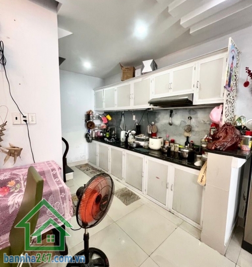CHỈ 5,7 TỶ – SIÊU PHẨM 5 TẦNG BỜ BAO TÂN THẮNG - NGAY AEON MALL TÂN PHÚ – NHÀ MỚI Ở LIỀN - 4PN – 3WC Diện tích: 4,2 x 8,3m – 35m² Kết cấu: 1 trệt + 1 lửng + 3 3 lầu – 5 tầng BTCT. Công năng: 4PN – 3WC – phòng khách – bếp – giếng trời. Ban công + sân thượn