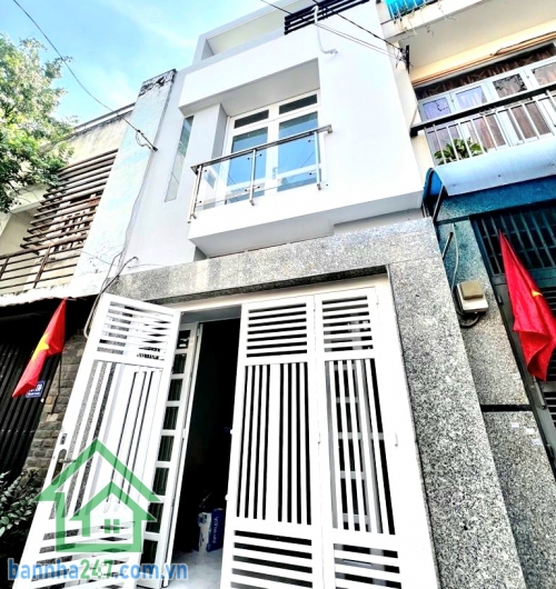 CHỈ 6,85 TỶ – SIÊU PHẨM NHÀ PHỐ TÂN KỲ TÂN QUÝ - HẺM RỘNG 5M – NHÀ MỚI ĐẸP – SÁT AEON TÂN PHÚ - 3 PN – 3 WC Diện tích: 4 x 12,5m – 50m² Kết cấu: 1 trệt 2  lầu BTCT • 3 PN – 3 WC