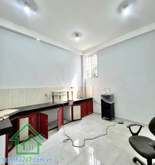 CHỈ 6,85 TỶ – SIÊU PHẨM NHÀ PHỐ TÂN KỲ TÂN QUÝ - HẺM RỘNG 5M – NHÀ MỚI ĐẸP – SÁT AEON TÂN PHÚ - 3 PN – 3 WC Diện tích: 4 x 12,5m – 50m² Kết cấu: 1 trệt 2  lầu BTCT • 3 PN – 3 WC
