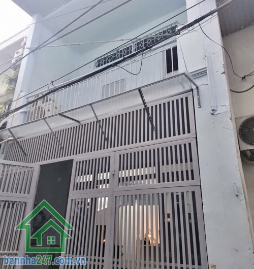 NHÀ MỚI 2 TẦNG – LÊ VĂN QUỚI – SÁT NGÃ TƯ BỐN XÃ – CHỈ XÁCH VALI VÀO Ở  DT: 4.2 x 11m (45m²), 1 trệt 1 lầu- Công năng: 3 phòng ngủ (có PN tầng trệt), 2 WC. Hẻm rộng 4.5m, xe hơi vô tới nơi, giao thông cực kỳ thuận tiện.