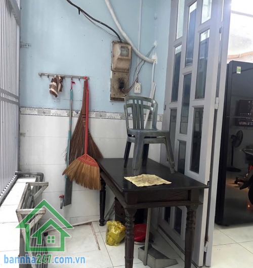 NHÀ MỚI 2 TẦNG – LÊ VĂN QUỚI – SÁT NGÃ TƯ BỐN XÃ – CHỈ XÁCH VALI VÀO Ở  DT: 4.2 x 11m (45m²), 1 trệt 1 lầu- Công năng: 3 phòng ngủ (có PN tầng trệt), 2 WC. Hẻm rộng 4.5m, xe hơi vô tới nơi, giao thông cực kỳ thuận tiện.