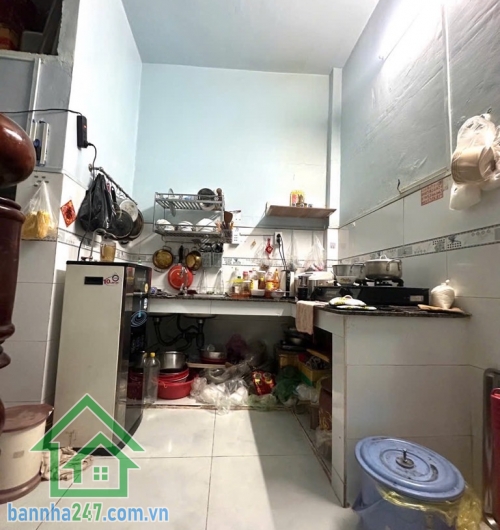 NHÀ MỚI 2 TẦNG – LÊ VĂN QUỚI – SÁT NGÃ TƯ BỐN XÃ – CHỈ XÁCH VALI VÀO Ở  DT: 4.2 x 11m (45m²), 1 trệt 1 lầu- Công năng: 3 phòng ngủ (có PN tầng trệt), 2 WC. Hẻm rộng 4.5m, xe hơi vô tới nơi, giao thông cực kỳ thuận tiện.
