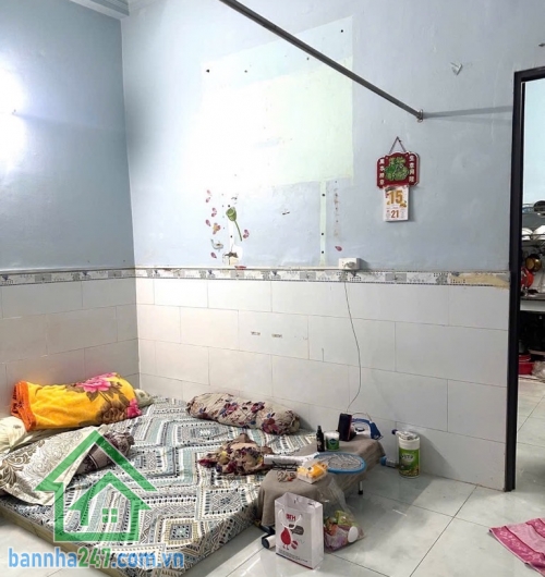 NHÀ MỚI 2 TẦNG – LÊ VĂN QUỚI – SÁT NGÃ TƯ BỐN XÃ – CHỈ XÁCH VALI VÀO Ở  DT: 4.2 x 11m (45m²), 1 trệt 1 lầu- Công năng: 3 phòng ngủ (có PN tầng trệt), 2 WC. Hẻm rộng 4.5m, xe hơi vô tới nơi, giao thông cực kỳ thuận tiện.