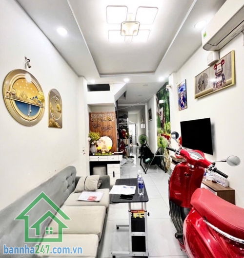 NHÀ NGỘP NGÂN HÀNG – FULL NỘI THẤT – VƯỜN LÀI, TÂN PHÚ - CHỈ 4,38 TỶ * Diện tích: 2.7 x 13m (31m²) – 1 trệt 1 lầu, gồm 2PN – 2WC, phòng khách, bếp, ban công thoáng mát