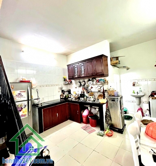 CHỈ 4,65 TỶ (TL) – NHÀ 2 TẦNG – HẺM XE TẢI 6M THÔNG – ĐƯỜNG SỐ 5 – SÁT TÂN PHÚ - 2PN - 2WC * Diện tích: 4 x 10m (40m²) * Kết cấu: 1 trệt 1 lầu * Công năng: 2PN - 2WC