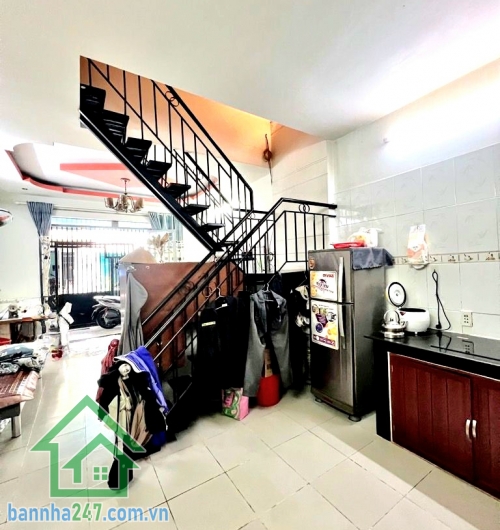 CHỈ 4,65 TỶ (TL) – NHÀ 2 TẦNG – HẺM XE TẢI 6M THÔNG – ĐƯỜNG SỐ 5 – SÁT TÂN PHÚ - 2PN - 2WC * Diện tích: 4 x 10m (40m²) * Kết cấu: 1 trệt 1 lầu * Công năng: 2PN - 2WC