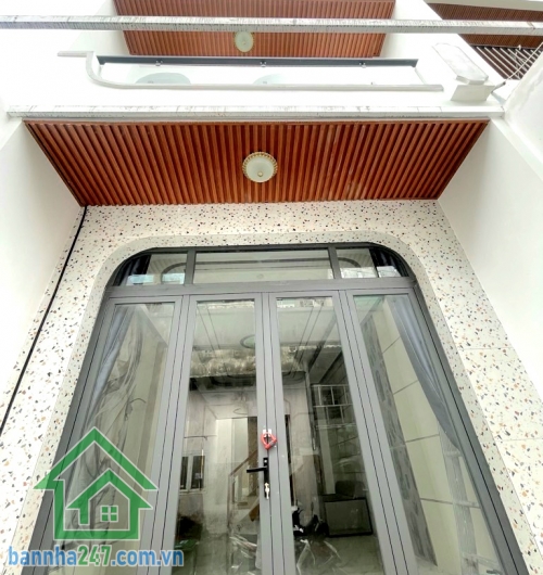 NHỈNH 4 TỶ – NHÀ MỚI 2 TẦNG – GẦN NGÃ TƯ BỐN XÃ – GIÁP TÂN PHÚ, QUẬN 6 - 3 PN – 3 WC * Diện tích: 55,1m² (4,05 x 16,26m) * Kết cấu: 1 trệt 1 lầu, nhà mới – xách va li và ở ngay
