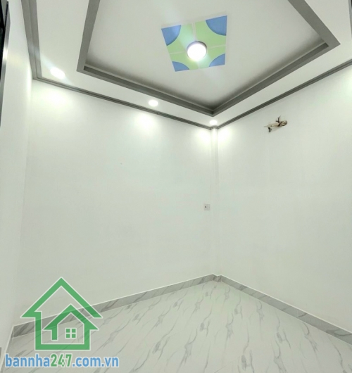 NHỈNH 4 TỶ – NHÀ MỚI 2 TẦNG – GẦN NGÃ TƯ BỐN XÃ – GIÁP TÂN PHÚ, QUẬN 6 - 3 PN – 3 WC * Diện tích: 55,1m² (4,05 x 16,26m) * Kết cấu: 1 trệt 1 lầu, nhà mới – xách va li và ở ngay