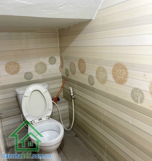 CHỈ 8,4 TỶ – NHÀ 2 TẦNG HẺM XE HƠI – HOÀNG VĂN THỤ, PHƯỜNG 4 TÂN BÌNH – KHU VIP GẦN SÂN BAY! Vị trí: Trung tâm Phường 4, Tân Bình, hẻm xe hơi 4 chỗ tới tận nhà.