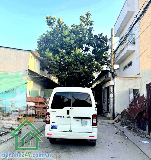 CHỈ 3,95 TỶ - ĐẤT ĐƯỜNG SỐ 9 – SÁT KÊNH THAM LƯƠNG – GẦN AEON MALL TÂN PHÚ Diện tích: 63m² – đất vuông vức, dễ thiết kế xây dựng Hẻm xe hơi thông tứ tung Ô tô thông 