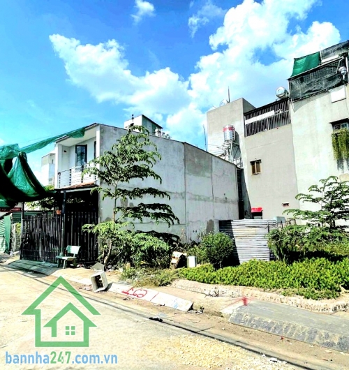 CHỈ 3,95 TỶ - ĐẤT ĐƯỜNG SỐ 9 – SÁT KÊNH THAM LƯƠNG – GẦN AEON MALL TÂN PHÚ Diện tích: 63m² – đất vuông vức, dễ thiết kế xây dựng Hẻm xe hơi thông tứ tung Ô tô thông 