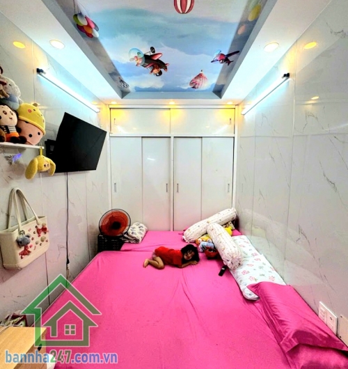 CHỈ 3,05 TỶ - NHÀ NHỎ XINH - HẺM XE TẢI - SÁT MẶT TIỀN ĐỘI CUNG, Q11 - 16M² - 2 TẦNG - 2PN - 2WC  Địa chỉ: Đội Cung, P.11, Q.11  DT: 2.4m x 6.7m – vuông vức.
