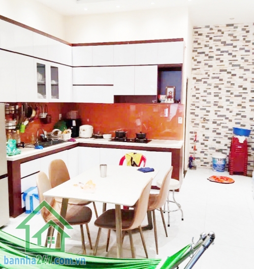 HẺM XE HƠI 8M – ĐƯỜNG SỐ 5 – NGAY CÔNG VIÊN GIA PHÚ – GIÁP TÂN PHÚ – CHỈ 8 TỶ Diện tích: 82,5m2 (4,3 x 19) vuông vức. Kết cấu: 4 tầng BTCT, gồm 4PN, 4 WC
