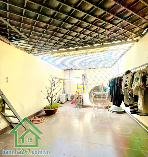 CHỈ 19,95 TỶ (TL) – MẶT TIỀN VIP BÀU CÁT – ĐƯỜNG 12M CÓ LỀ – NHÀ 4 TẦNG – Ô TÔ NGỦ NHÀ - 4 PN - 5 WC Vị trí đắc địa: mặt tiền Bàu Cát 1, khu VIP Tân Bình Đường 12m có lề, kinh doanh đa ngành, ô tô đậu thoải mái