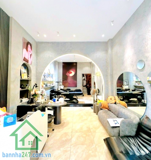 CHỈ 19,95 TỶ (TL) – MẶT TIỀN VIP BÀU CÁT – ĐƯỜNG 12M CÓ LỀ – NHÀ 4 TẦNG – Ô TÔ NGỦ NHÀ - 4 PN - 5 WC Vị trí đắc địa: mặt tiền Bàu Cát 1, khu VIP Tân Bình Đường 12m có lề, kinh doanh đa ngành, ô tô đậu thoải mái