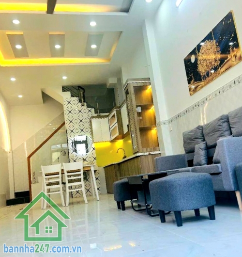 CHỈ 4,65 TỶ – NHÀ 2 TẦNG HẺM XE HƠI 5M – NGÃ TƯ 4 XÃ, BÌNH TÂN - DT: (4x10)m - 2 PN - 2 WC. DT: 4x10m, vuông vức, công nhận đủ. Kết cấu: 1 trệt 1 lầu, 2PN – 2 WC