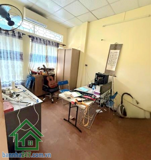 CHỈ 9,5 TỶ - KHU VIP HIẾM NHÀ BÁN – PHƯỜNG 4, TÂN BÌNH – HẺM Ô TÔ TRÁNH – 3 TẦNG BTCT – 3PN, 3WC DT: 4,2 x 12m (vuông A4). Kết cấu 1 trệt, 2 lầu BTCT kiên cố