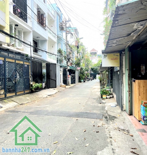 CHỈ 3,3 TỶ – CĂN HỘ MTKD BA VÂN – CC TÂN SƠN NHÌ – 2 TẦNG – SỔ RIÊNG - 2PN – 2WC DT: 45m² (4m x 11,5m)• Kết cấu: 2 TẦNG, 2PN – 2WC• Ở trên – kinh doanh tầng trệt