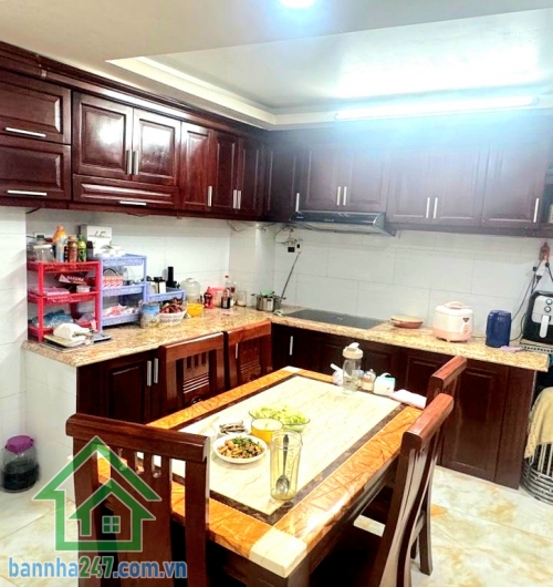 CHỈ 16,5 TỶ – SIÊU PHẨM NHÀ PHỐ 5 TẦNG – HẺM NHỰA XE HƠI TRÁNH – GIÁP QUẬN 10 - DT: 80M² - 5PN, 7WC * Diện tích: 80m² (5,5 x 15m) – sổ vuông A4 * Kết cấu: 5 tầng