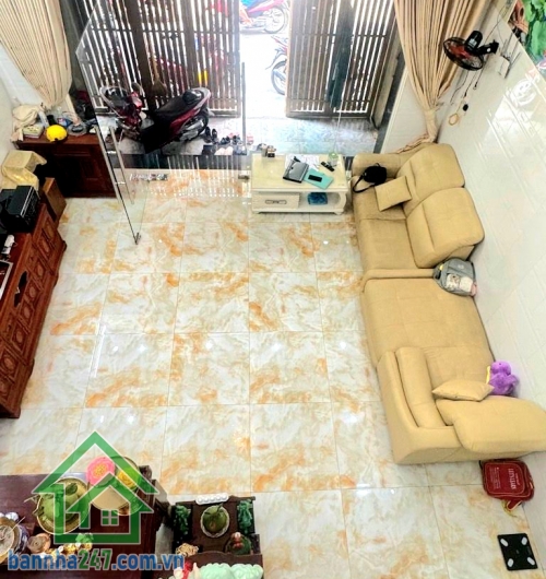CHỈ 16,5 TỶ – SIÊU PHẨM NHÀ PHỐ 5 TẦNG – HẺM NHỰA XE HƠI TRÁNH – GIÁP QUẬN 10 - DT: 80M² - 5PN, 7WC * Diện tích: 80m² (5,5 x 15m) – sổ vuông A4 * Kết cấu: 5 tầng