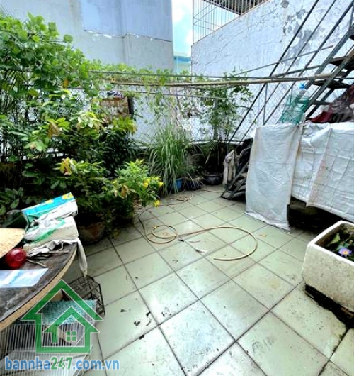 CHỈ 16 TỶ (TL) – MTKD ĐƯỜNG NHỰA 10M – LÊ LƯ - 3 TẦNG BTCT – DT: 163M² (6,36 X 26,49) – 5PN – 6WC Diện tích: ngang 6,36m (nở hậu 6,42m), dài 26,49m – công nhận đủ 163,32m², không lộ giới.