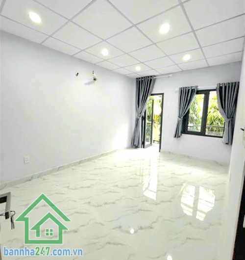 CHỈ 4,65 TỶ – NHÀ MỚI XINH - P10. TÂN BÌNH - 2 TẦNG – HẺM BA GÁC – KHÔNG LỘ GIỚI DT: 4x8m (32m² công nhận đủ, vuông A4) Kết cấu: 1 trệt 1 lầu đúc thật – 2PN, 2WC