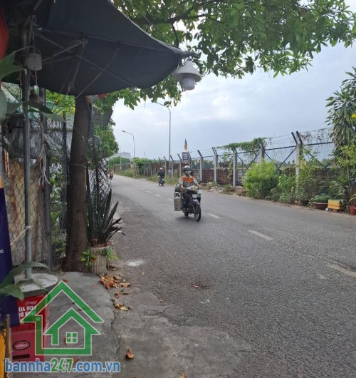 MẶT TIỀN KINH DOANH ĐƯỜNG 10M – SẦM UẤT – NHÀ 3 TẦNG – VIEW THOÁNG – CHỈ 6 TỶ Diện tích: 50m² – sổ hồng riêng – hoàn công đầy đủ. Kết cấu: 1 trệt, 1 lửng, 1 lầu.