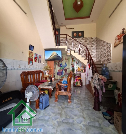 MẶT TIỀN KINH DOANH ĐƯỜNG 10M – SẦM UẤT – NHÀ 3 TẦNG – VIEW THOÁNG – CHỈ 6 TỶ Diện tích: 50m² – sổ hồng riêng – hoàn công đầy đủ. Kết cấu: 1 trệt, 1 lửng, 1 lầu.