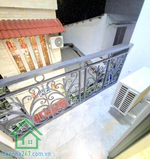 CHỈ 5,08 TỶ – TRUNG TÂM QUẬN 10 - HẺM 4M – 4 TẦNG BTCT – 3PN – 4WC - GẦN BV HÒA HẢO – CHỢ RẪY – UEH Kết cấu: 4 Tầng BTCT (1 trệt, 3 lầu), ban công thoáng, 3PN - 4WC, Đúc BTCT chắc chắn, mua về ở ngay