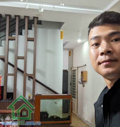 CHỈ 7,3 TỶ - TRUNG TÂM QUẬN 10 – LÔ GÓC NỞ HẬU 35M² – 2 TẦNG – SÁT MẶT TIỀN –  Vị trí: Đường Hoà Hưng, P. Hoà Hưng, Q10, chỉ 20m thẳng tắp ra mặt tiền, khu trung tâm sầm uất – hiếm có căn thứ 2.