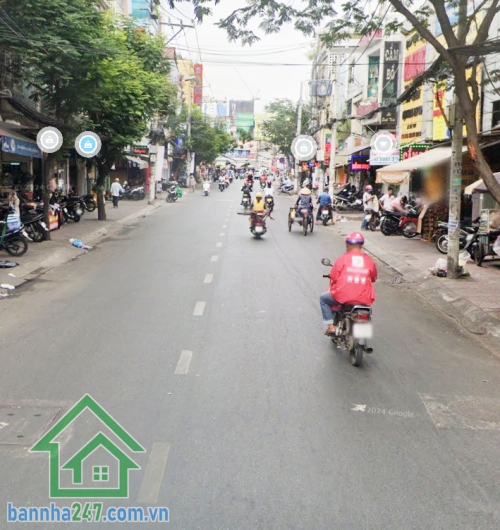 CHỈ 10 TỶ – NHÀ HẺM XE HƠI 7M THÔNG – PHẠM VĂN HAI – NGAY CHỢ PHẠM VĂN HAI – GẦN TRƯỜNG SA Diện tích: 54m² (3.8 x 14), sổ vuông vức, pháp lý chuẩn Kết cấu: 1 trệt, 1 gác lửng, gồm 2PN, 2WC