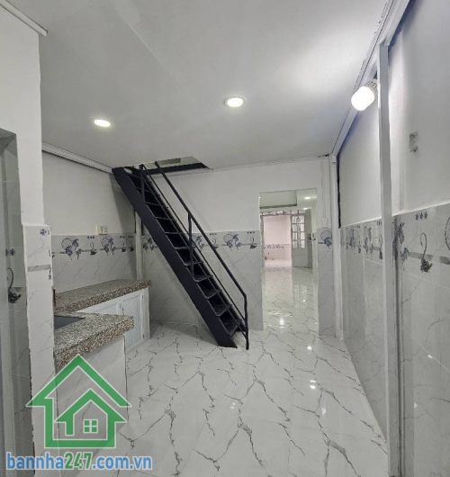 Nhà Nguyễn Sỹ Sách – Tân Bình DT: 54m² (3.1 x 18m), sổ hồng riêng 2 tầng: 3PN – 3WC, nhà mới, vào ở ngay Hẻm ba gác, 50m ra MT, gần chợ Tân Trụ, trường học. 