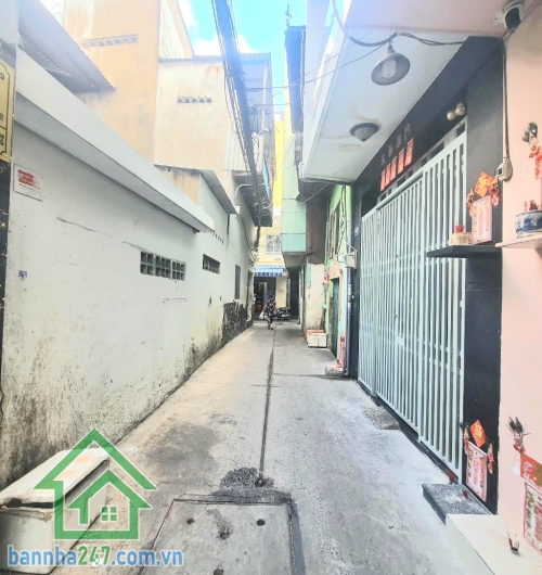 CHỈ 7,5 TỶ – NGANG KHỦNG 4,7M NỞ HẬU 7,4M – 81M² – LÒ SIÊU, QUẬN 11 - NHÀ CŨ TIỆN XÂY MỚI – SỔ NỞ HẬU TÀI LỘC • Diện tích: 81m²(4,7m nở hậu 7,4m x 14m) • Hiện Đang có 7 phòng ngủ, cho thuê 15 triệu/tháng