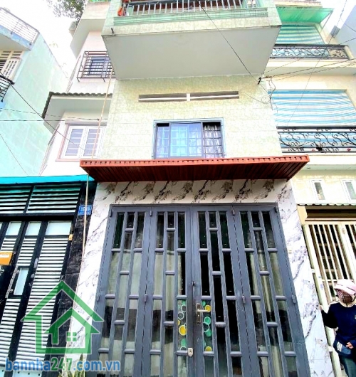 NHỈNH 3 TỶ – NHÀ 3 TẦNG – XE HƠI ĐỖ CỔNG – Q11 - 2PN – 3WC + DT: 3x5m – vuông vức + 1 trệt 2 lầu – 2PN – 3WC + Nhà mới, tặng sofa + máy lạnh + Hẻm xe hơi