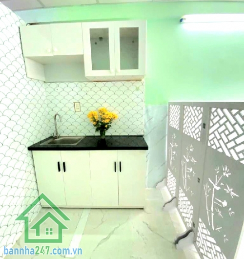 NHỈNH 3 TỶ – NHÀ 3 TẦNG – XE HƠI ĐỖ CỔNG – Q11 - 2PN – 3WC + DT: 3x5m – vuông vức + 1 trệt 2 lầu – 2PN – 3WC + Nhà mới, tặng sofa + máy lạnh + Hẻm xe hơi