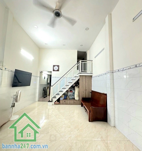 CHỈ 4,75 TỶ – MÃ LÒ – HẺM XE TẢI 6M – NHÀ ĐẸP 2 TẦNG BTCT - 48m² (4×12) 2PN – 3WC.  HIẾM TRONG KHU VỰC DT: 48m² (4×12) vuông vức Kết cấu: 2 tầng BTCT.