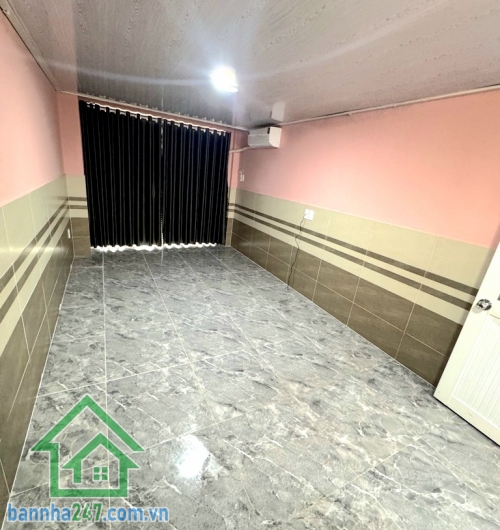 CHỈ 3,55 TỶ – NHÀ MỚI 4 TẦNG BTCT – NGAY MÃ LÒ & TỈNH LỘ 10 – GẦN AEON MALL TÊN LỬA - DT: 28m² - 3PN – 4WC * Diện tích: 28m² (ngang 3.05/3.15m x 9m) * Kết cấu: Nhà đẹp 4 tầng, xây bê tông cốt thép kiên cốt với 3PN master, máy lạnh, nội thất đầy đủ, xá