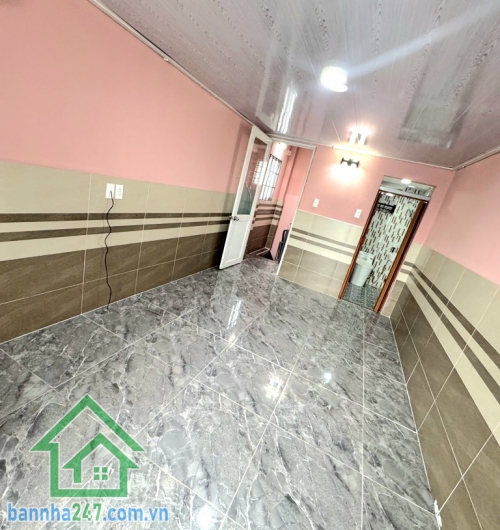 CHỈ 3,55 TỶ – NHÀ MỚI 4 TẦNG BTCT – NGAY MÃ LÒ & TỈNH LỘ 10 – GẦN AEON MALL TÊN LỬA - DT: 28m² - 3PN – 4WC * Diện tích: 28m² (ngang 3.05/3.15m x 9m) * Kết cấu: Nhà đẹp 4 tầng, xây bê tông cốt thép kiên cốt với 3PN master, máy lạnh, nội thất đầy đủ, xá
