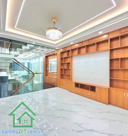 CHỈ 8,8 TỶ - HẺM XE HƠI TRÁNH – NHÀ MỚI ĐẸP – 5 TẦNG BTCT KIÊN CỐ – 1 TRỤC LÊ VĂN QUỚI – KHU ĂN UỐNG SẦM UẤT - 6PN, 6WC. Vị trí: Mặt hẻm xe hơi tránh, 1 trục thẳng.