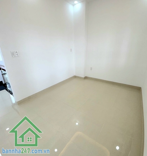 CHỈ 6,6 TỶ – NHÀ MỚI 4 TẦNG – NGAY NGÃ TƯ BỐN XÃ – GIÁP TÂN PHÚ- HẺM XE HƠI 4,5M – XÁCH VALI VÀO Ở NGAY - 4PN - 3WC Diện tích: 48m² (4m x 12m) 